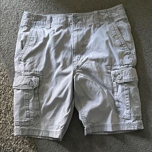 Old Navy Men's Light Gray Cargo Shorts